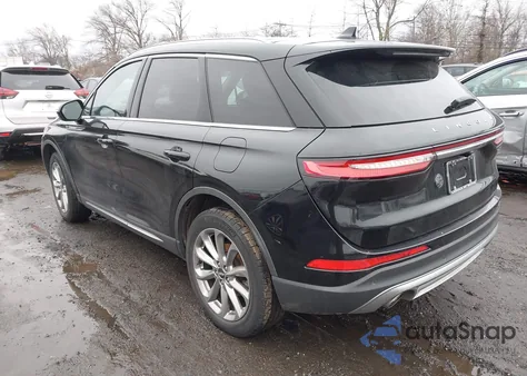 2022 Lincoln Corsair Standard z USA, uszkodzony, nr VIN 5LMCJ1D9XNUL22131